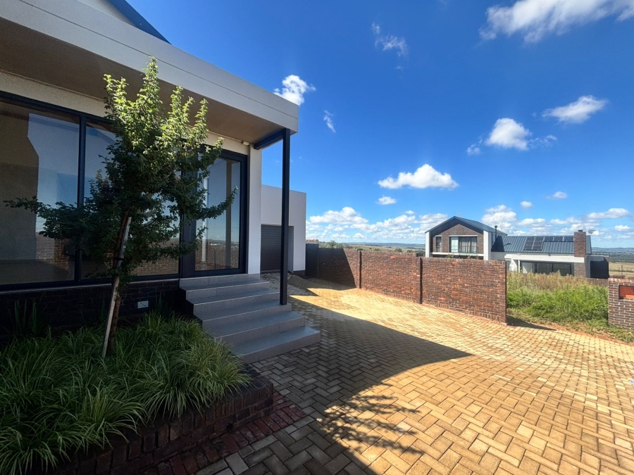 To Let 3 Bedroom Property for Rent in Helderzicht Eco Estate North West